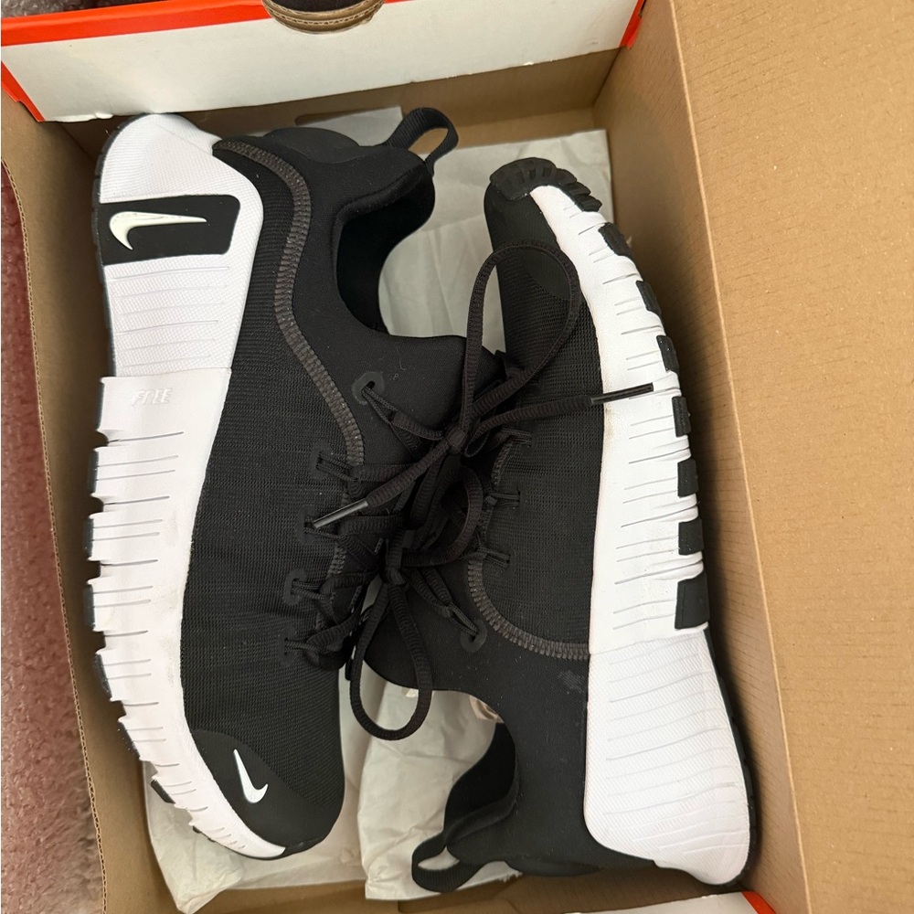 Nike women’s Black Metcons